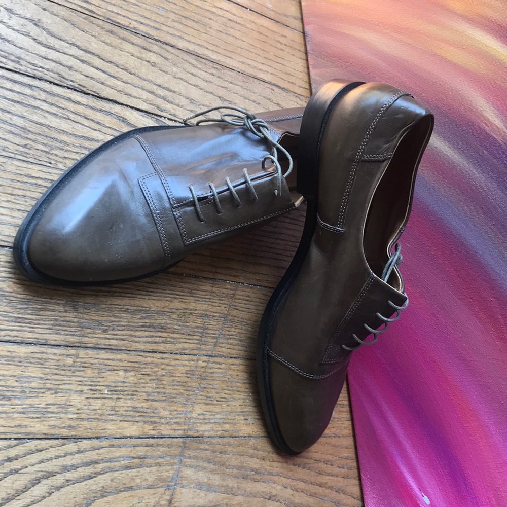 size 40.5, olive green, Alberto Fermani oxfords.